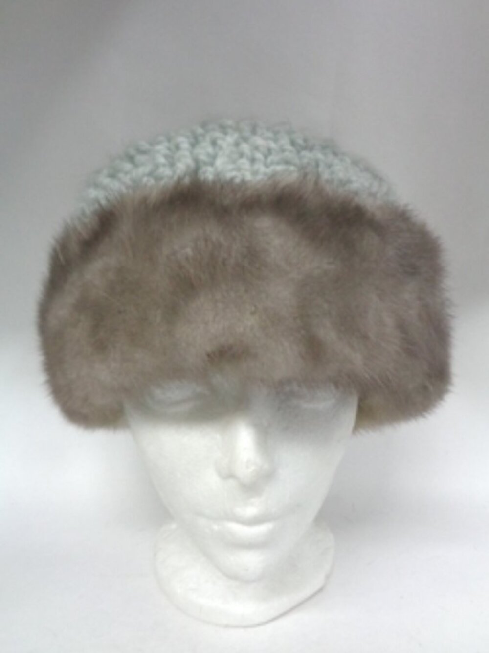 MINT NATURAL GRAY MINK FUR & WOOL HAT CAP WOMEN WOMAN SIZE 22 3/4 to 23"